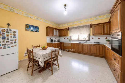 4 Bedroom Apartment For Sale in Marsascala