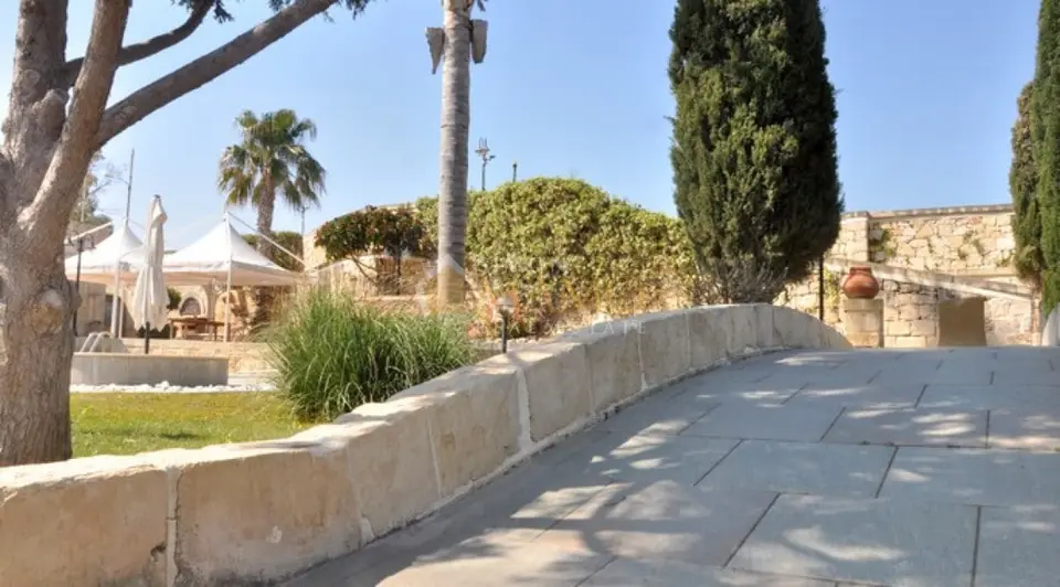 Villa with a Pool and Gardens