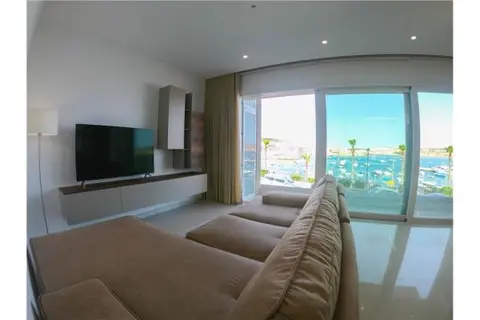 2 bedroom Apartment to rent in Bugibba