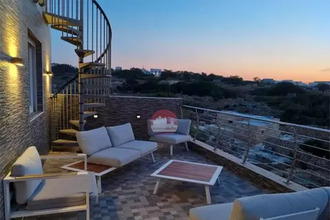 4 Bedroom Terraced House For Sale in Xghajra