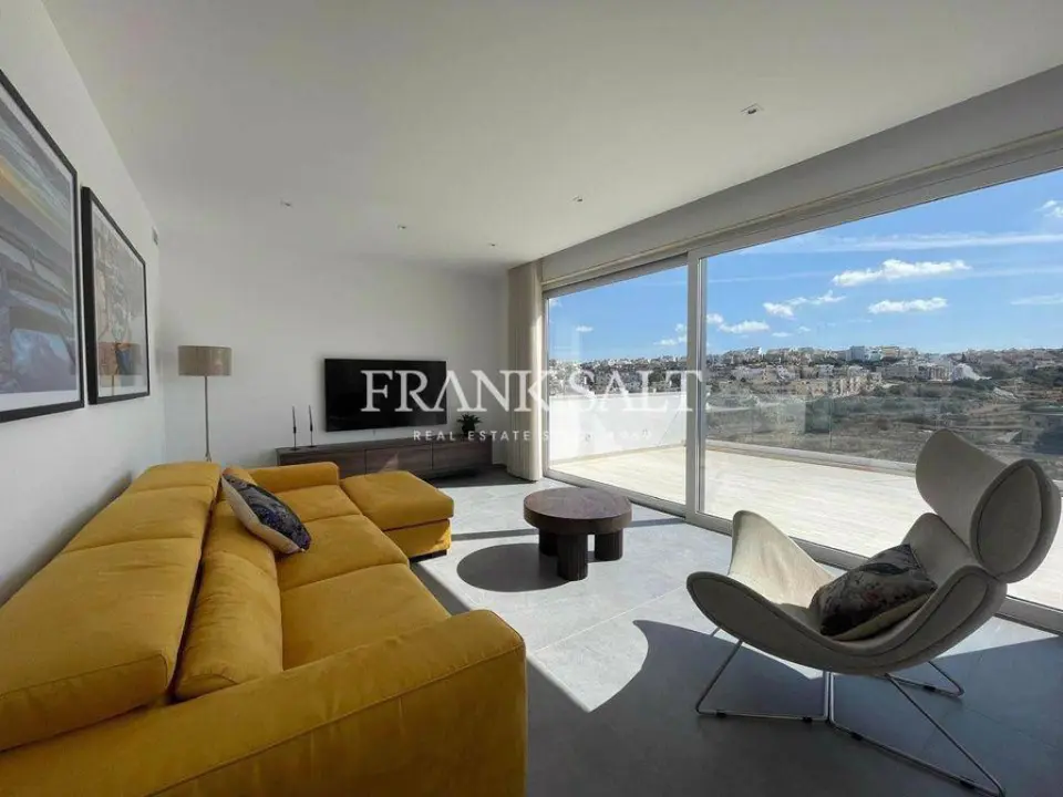 Swieqi, Furnished Penthouse