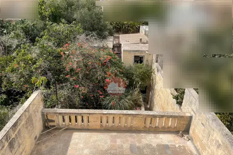 4 Bedroom Town House For Sale in Rabat