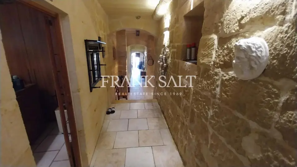 San Lawrenz Furnished Farmhouse