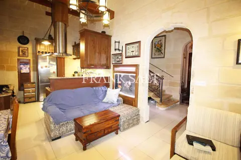 3 Bedroom Town House For Sale in Hamrun