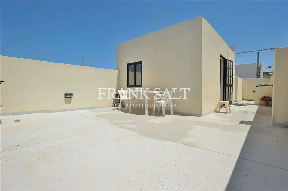 Gzira, Duplex Maisonette