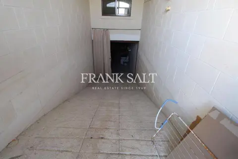 Garage For Sale in Gozo - Xewkija