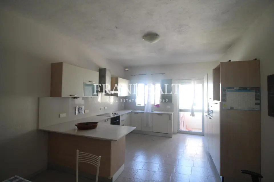 Gzira, Furnished Apartment