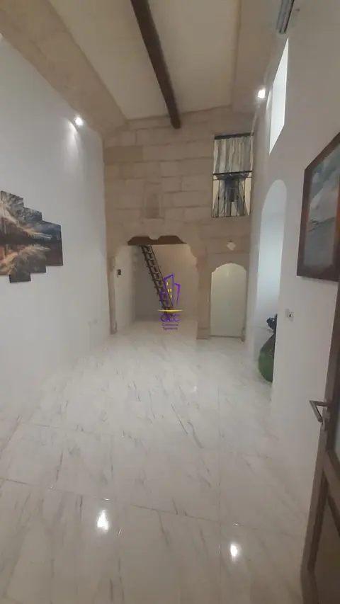 Office to rent in Zebbug