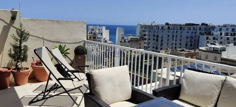 2 bedroom Penthouse to rent in St. Julians