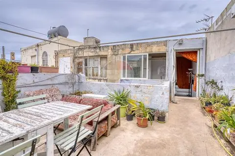3 bedroom Maisonette for sale in Hamrun
