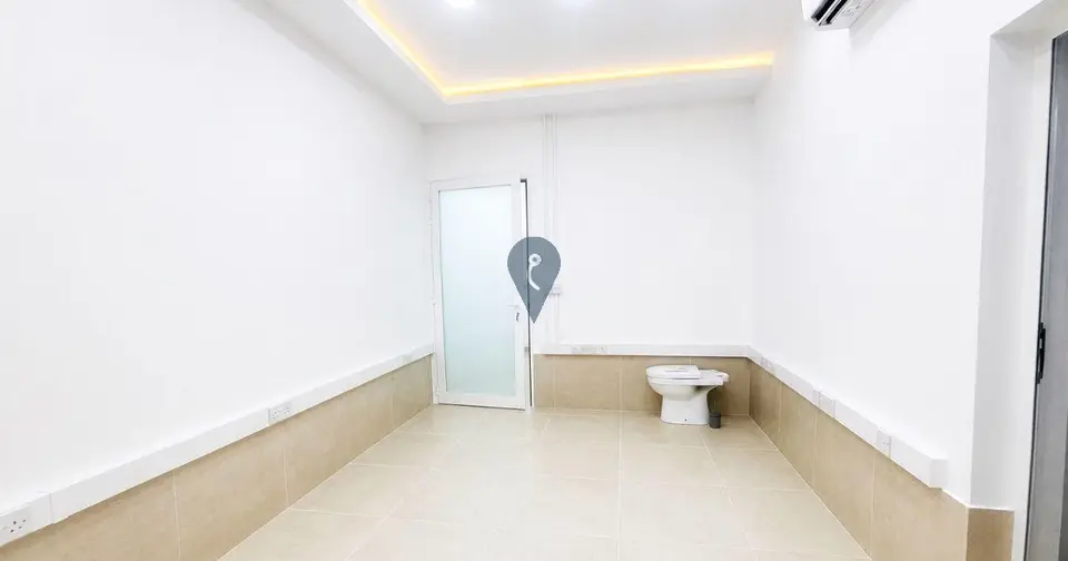 Retail / Shops / Clinic for sale in Mosta