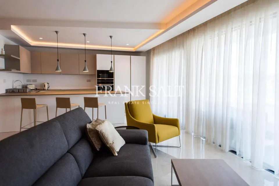 3 bedroom Apartment to rent in Ta' Xbiex