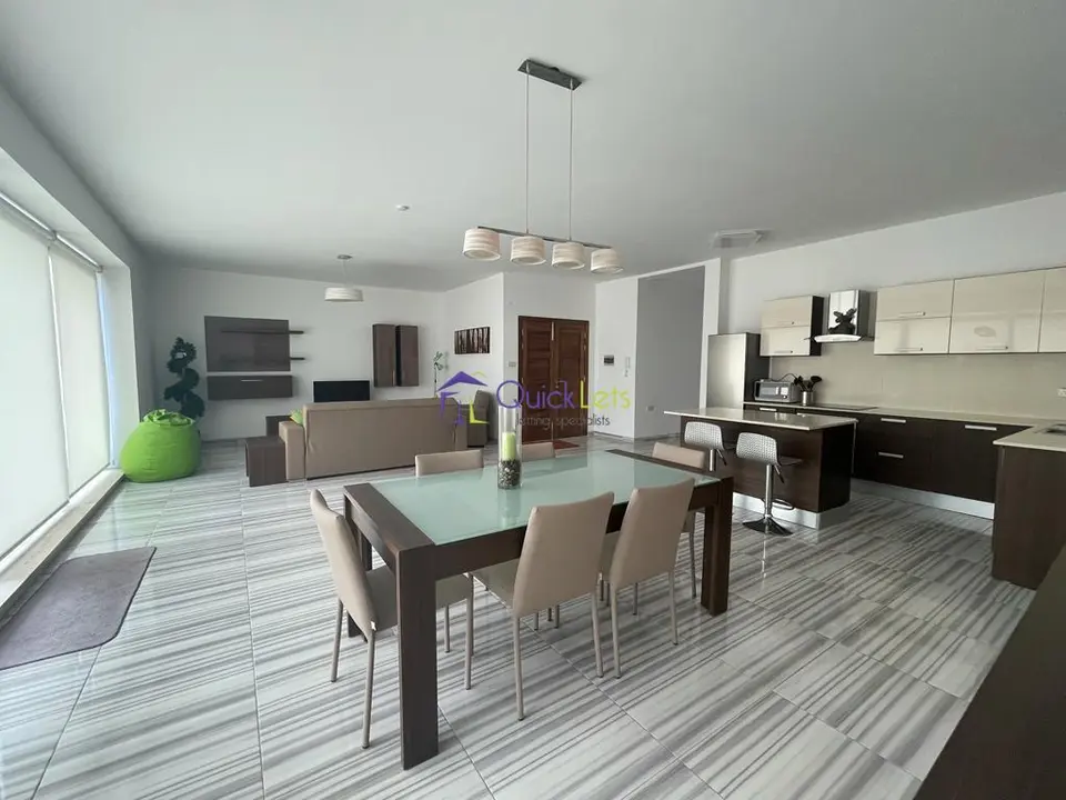 3 bedroom Penthouse to rent in Sliema