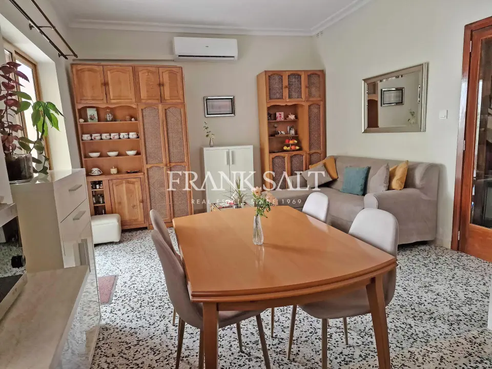 Santa Lucia, Finished Terraced House