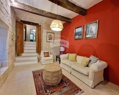 2 bedroom House of Character to rent in Zebbug