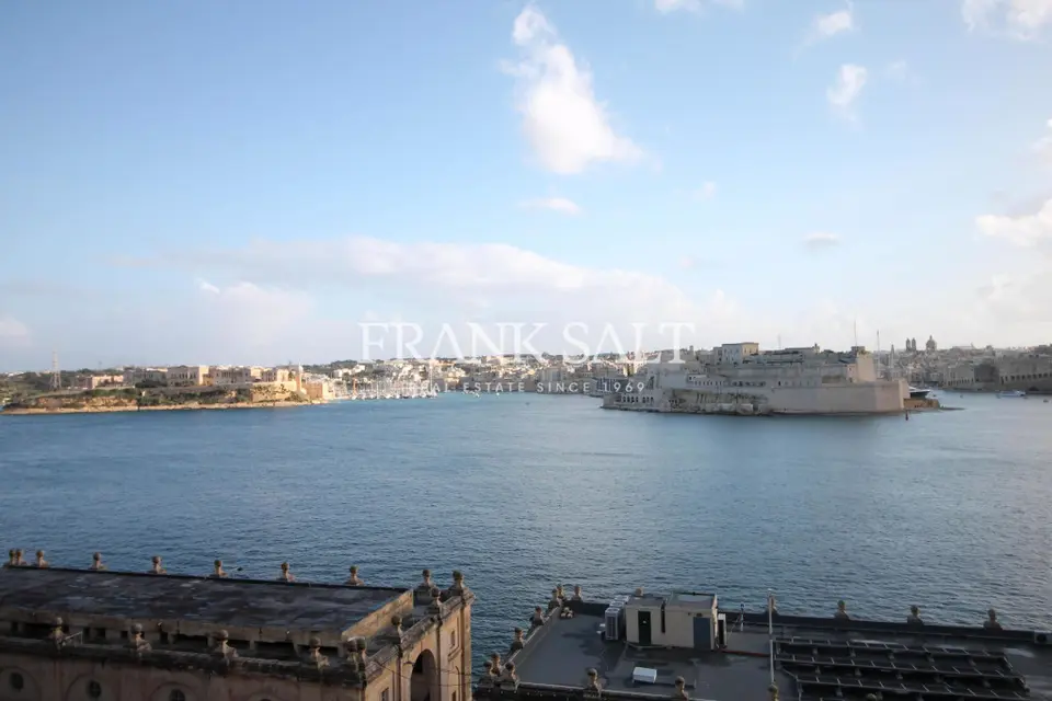 Valletta, Furnished Maisonette