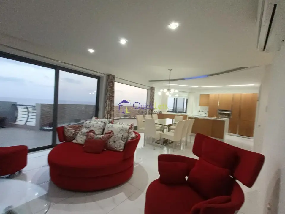 3 bedroom Penthouse to rent in Xghajra