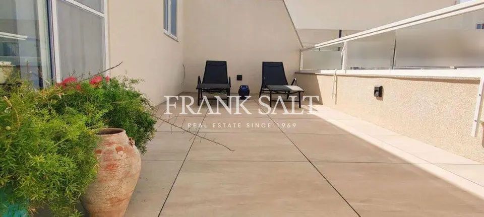 Qawra, Furnished Penthouse