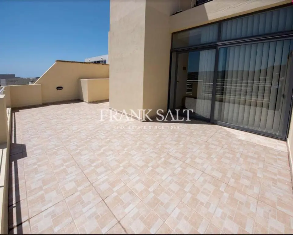 Mgarr, Furnished Penthouse