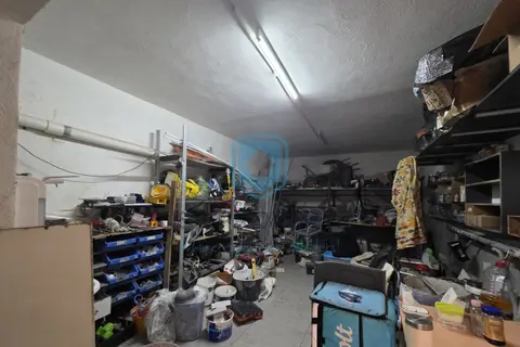 Garage For Sale in Qawra