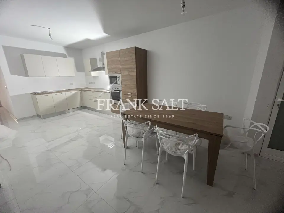 Fgura, Furnished Maisonette