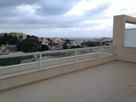 2 bedroom Penthouse to rent in Swieqi