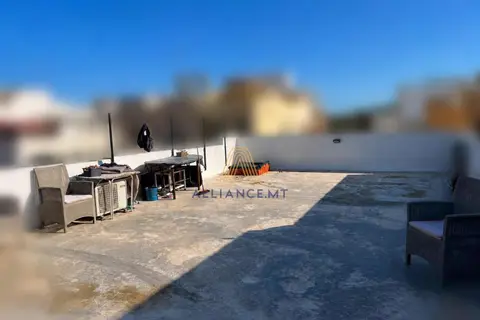3 Bedroom Apartment For Sale in Zebbug