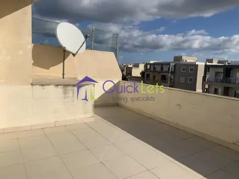 2 bedroom Penthouse to rent in Naxxar