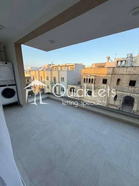 3 bedroom Apartment to rent in Pembroke