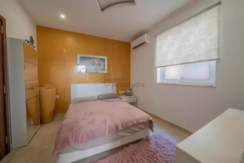 3 Bedroom Apartment For Sale in Marsascala