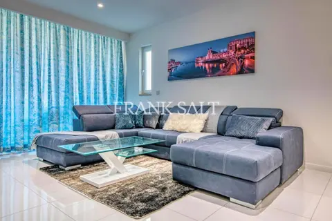 3 Bedroom Penthouse For Sale in St Julian's