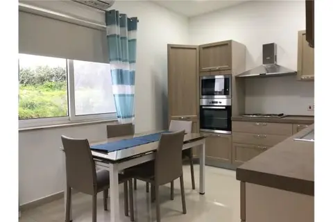 2 bedroom Maisonette to rent in Msida