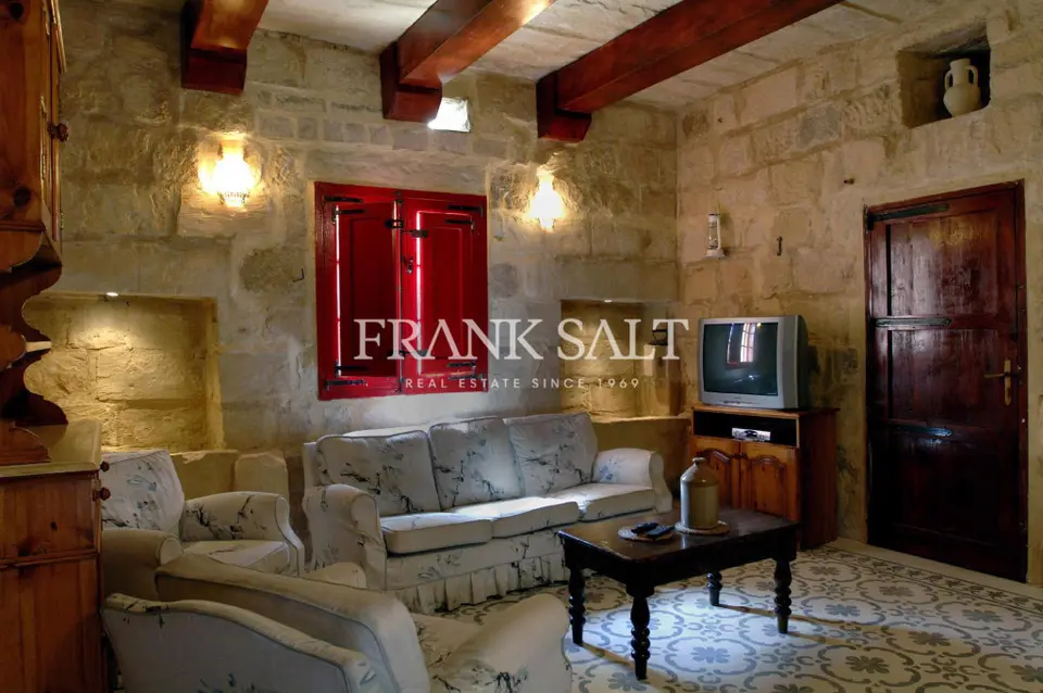 Siggiewi, Furnished Farmhouse