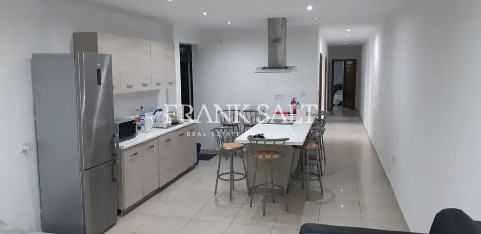 Gzira, Furnished Maisonette