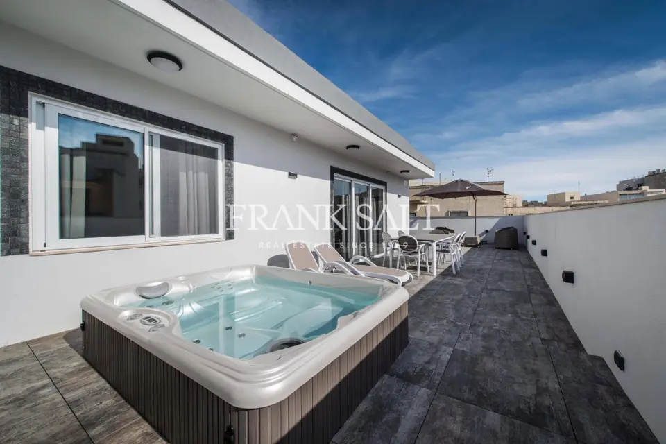 Sliema, Furnished Penthouse