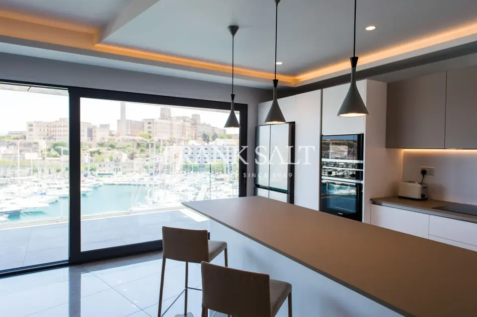 3 bedroom Apartment to rent in Ta' Xbiex