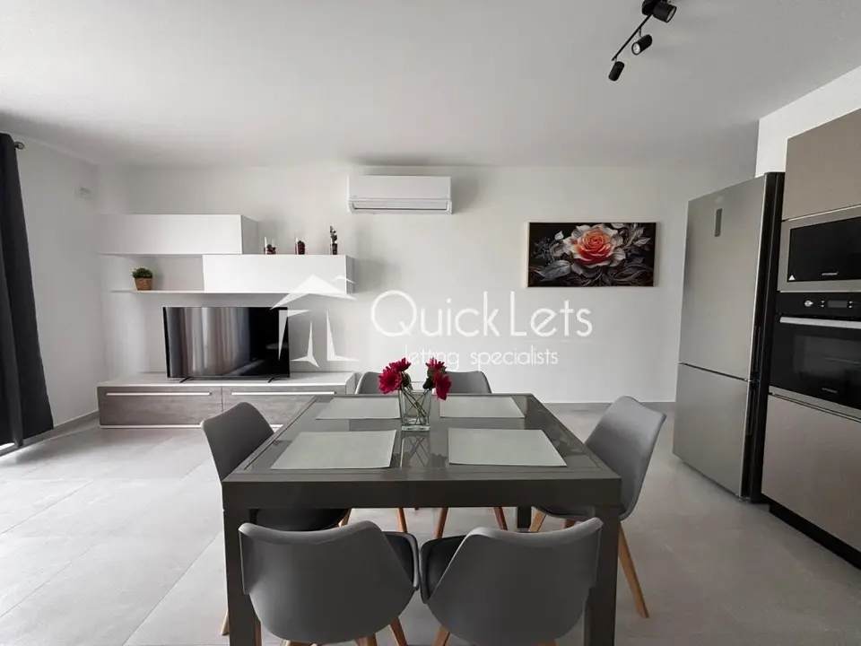 3 bedroom Penthouse to rent in Tarxien