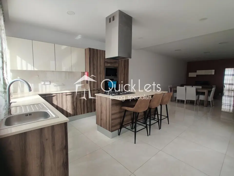 2 bedroom Penthouse to rent in Zebbug