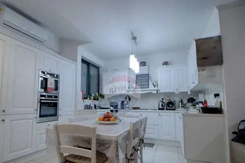3 Bedroom Maisonette For Sale in Xemxija