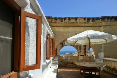 Guest House For Sale in Valletta