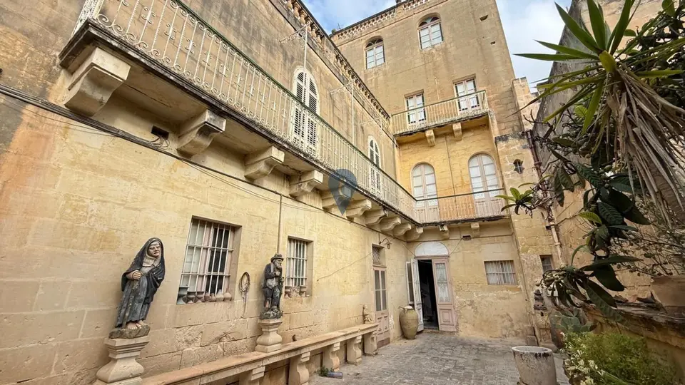 10 bedroom Palace/Castle/Manor for sale in Qormi