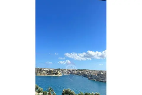 3 Bedroom Apartment For Sale in Valletta