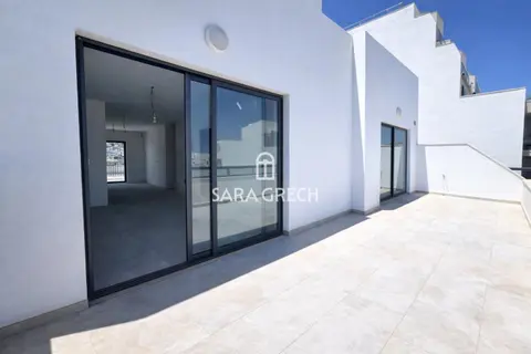 2 Bedroom Penthouse For Sale in Gzira