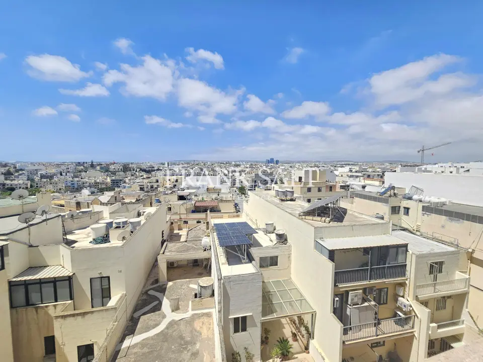 Swatar Penthouse with approved permits to add an extra floor