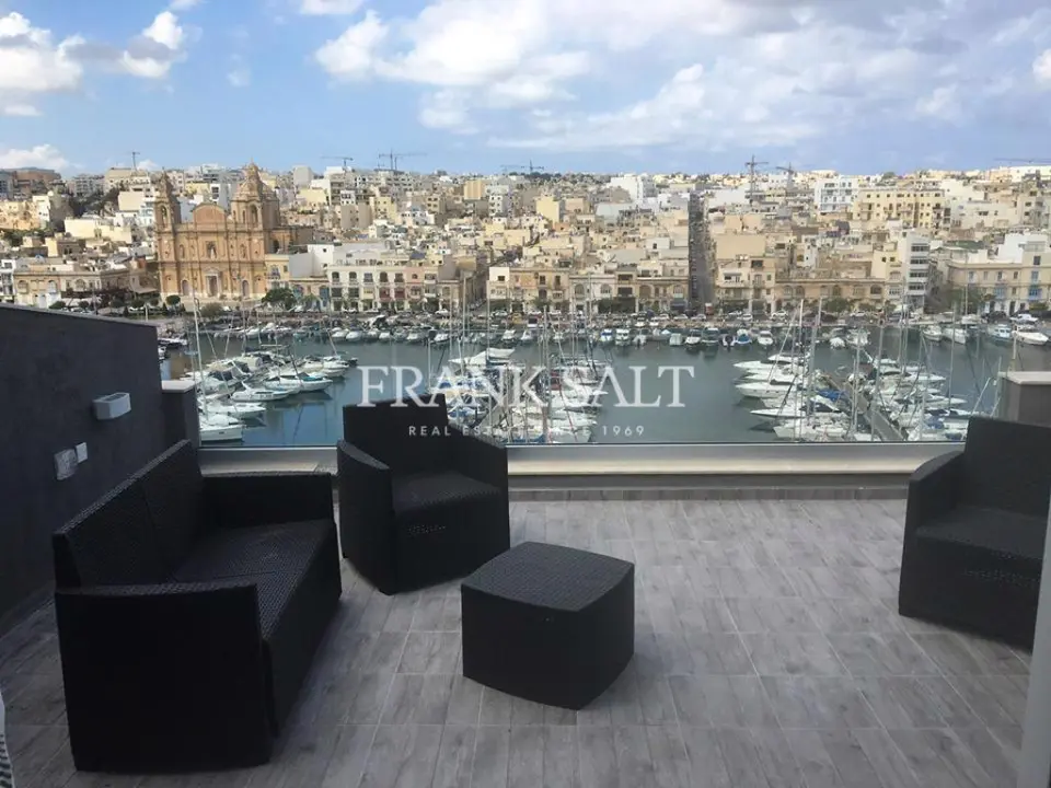Pieta, Furnished Penthouse