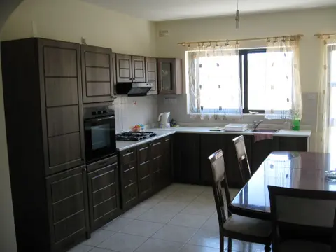 2 bedroom Apartment to rent in Marsaxlokk