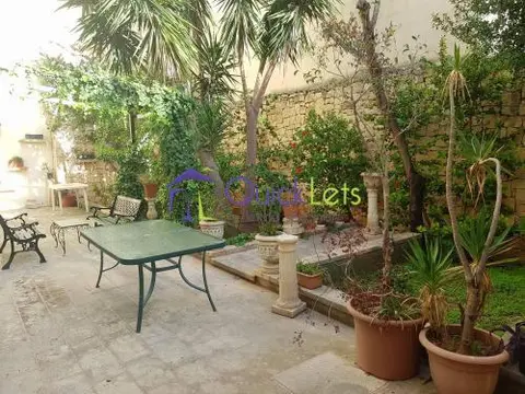 4 bedroom Terraced House to rent in St. Julians