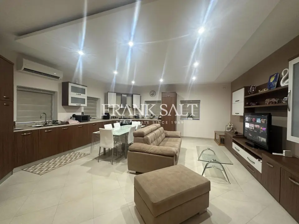 Xghajra, Furnished Maisonette