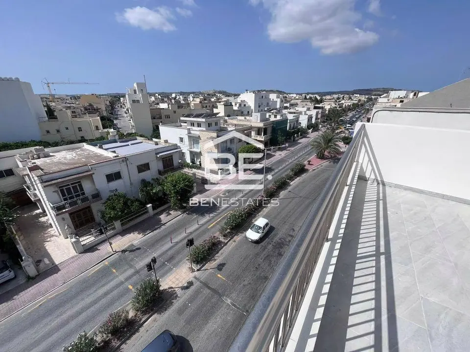 Office to rent in Mosta
