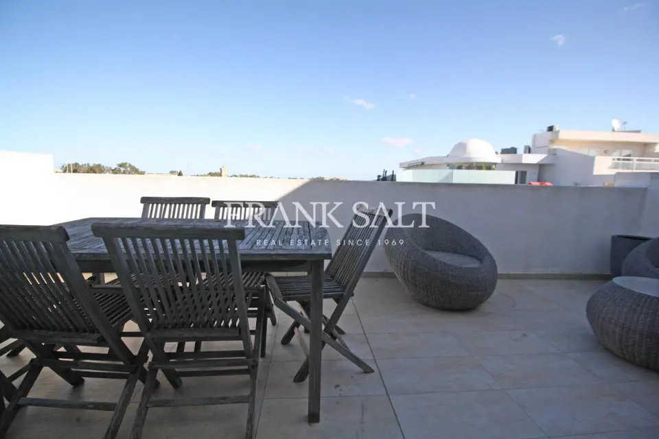 Swieqi, Furnished Penthouse